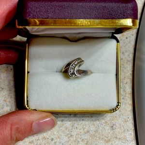 Diamond ring. All real Diamonds. White gold band.